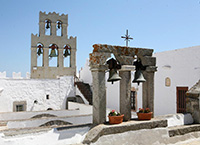 на фото Монастырь Иоанна Богослова