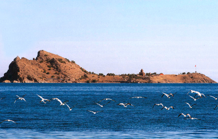 на фото Озеро Ван