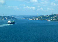 на фото Босфор (пролив)