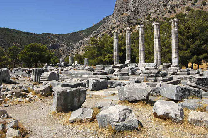 на фото Приена (древний город)